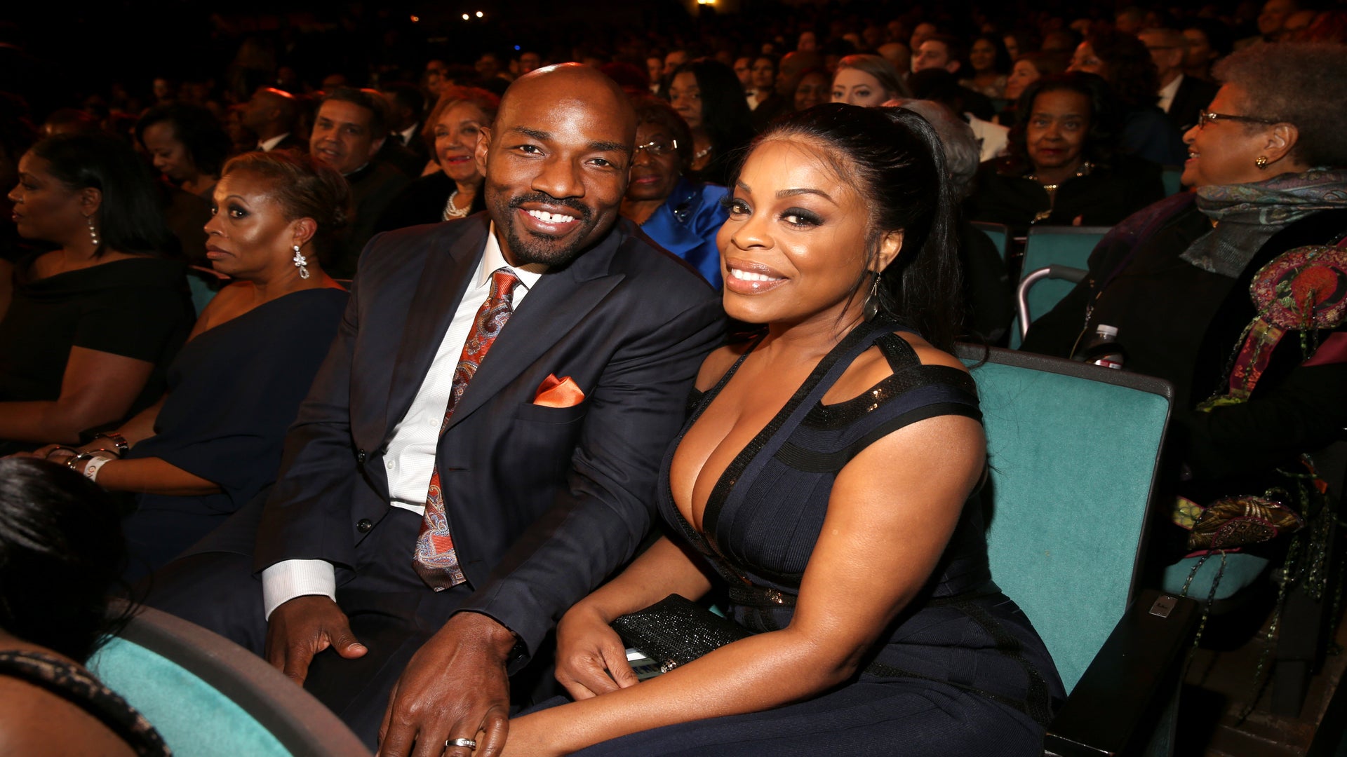 Niecy Nash Teases Claws Sex Scenes Talks Real Love With Husband Jay